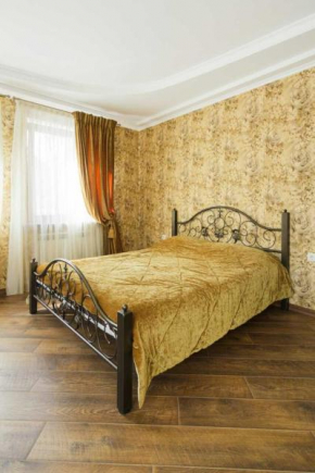 APARTMENT IN DERIBASOVSKAY STREET 20